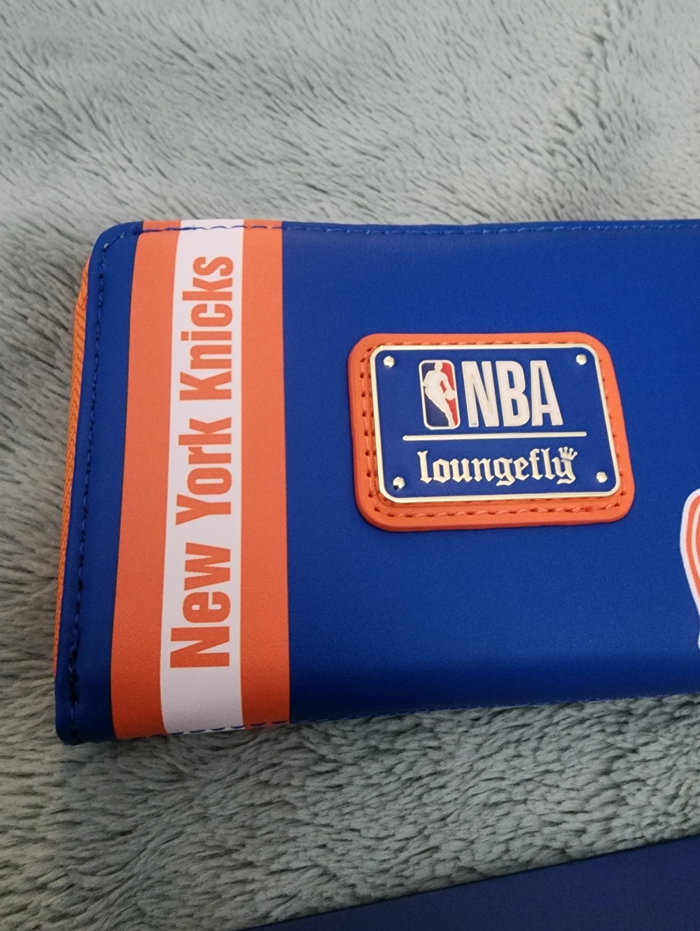 Loungefly NBA New York Knicks Patch Icons Zip Around Wallet Blue Orange - Picture 2 of 13